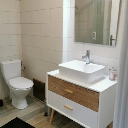 Rooftop Standing Place Carnot Apartman *