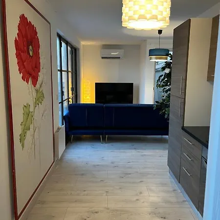 Rooftop Standing Place Carnot *